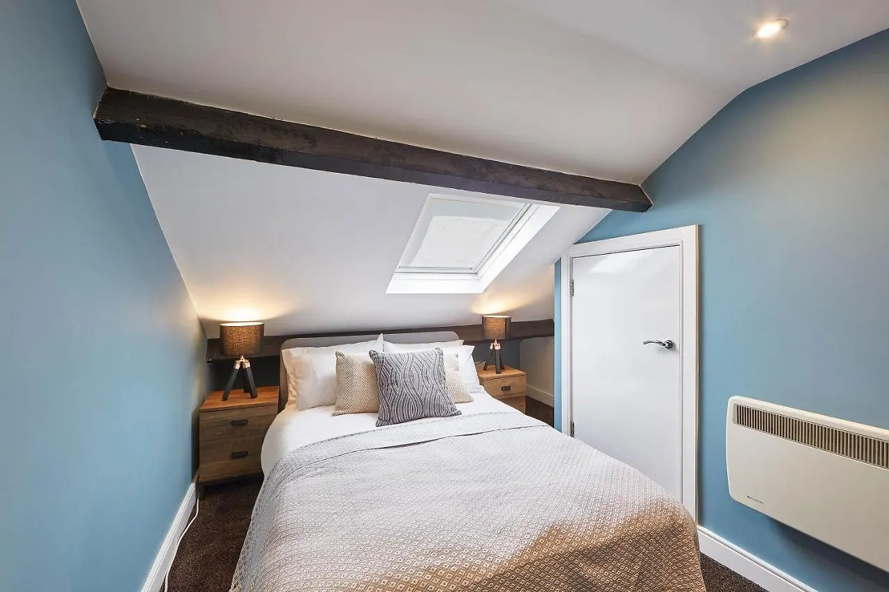 Host & Stay - The Loft Whitby Apartment